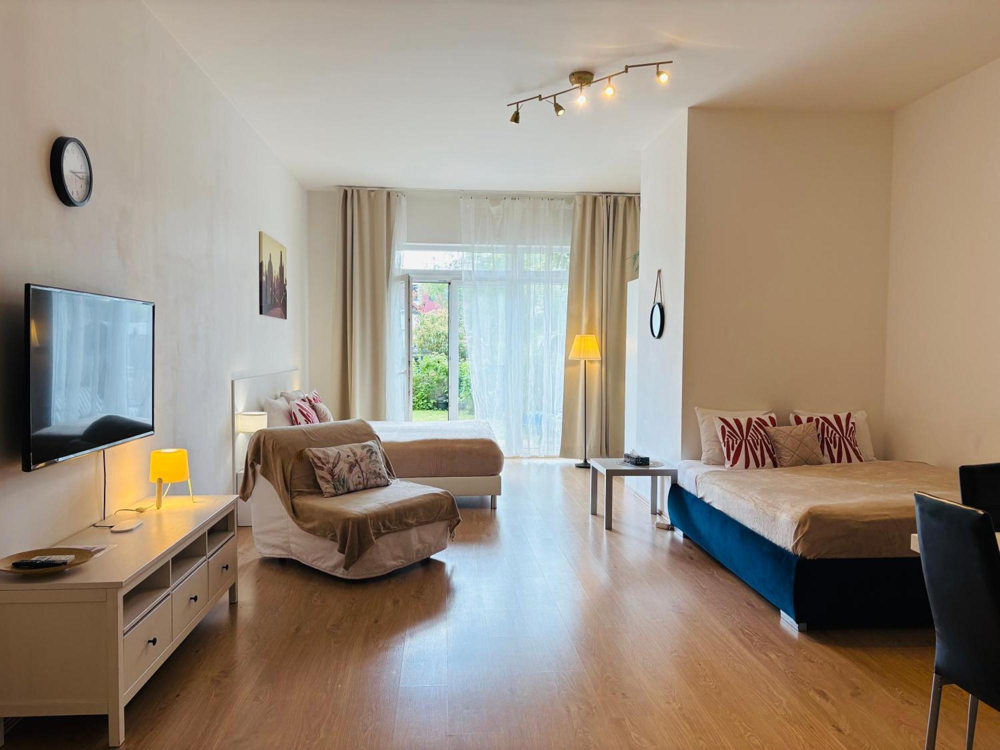 Maria Apartments - Free Parking Prag Exteriör bild